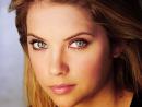 ���� Ashley Benson