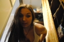 ����  